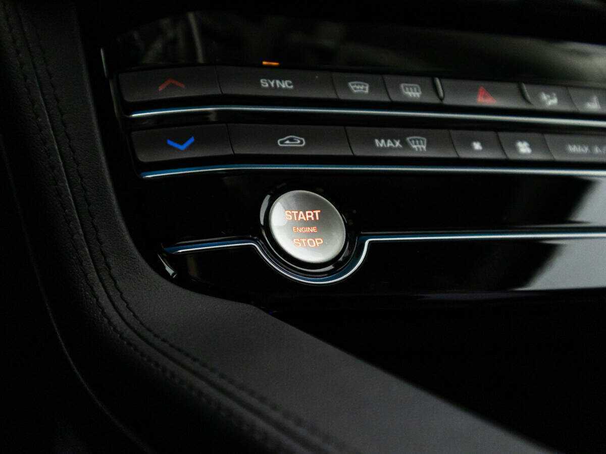 Jaguar F-Pace, 2019 Фото №18