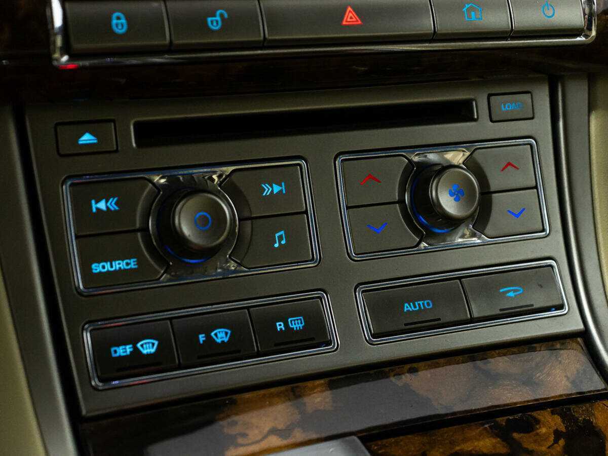 Jaguar XF, 2008 Фото №13