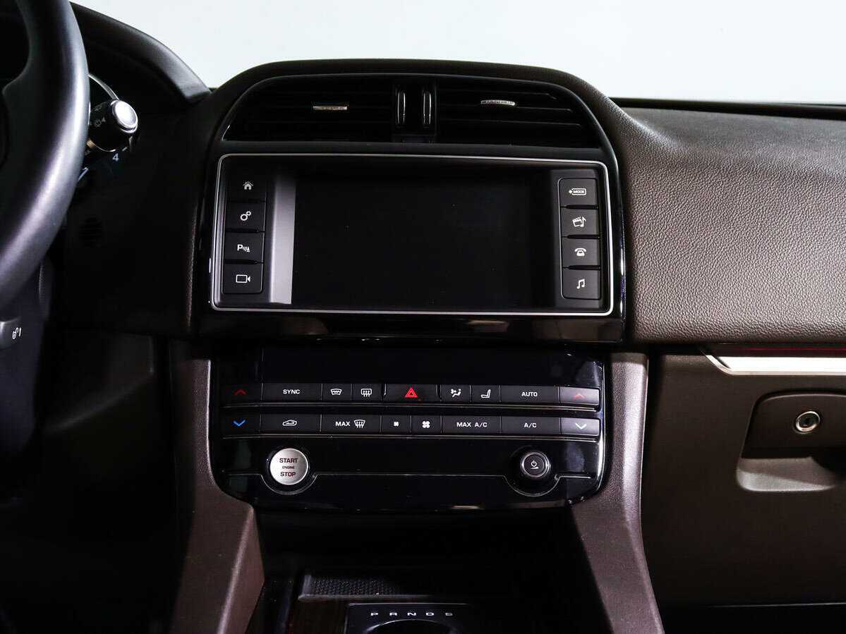 Jaguar F-Pace, 2016 Фото №11