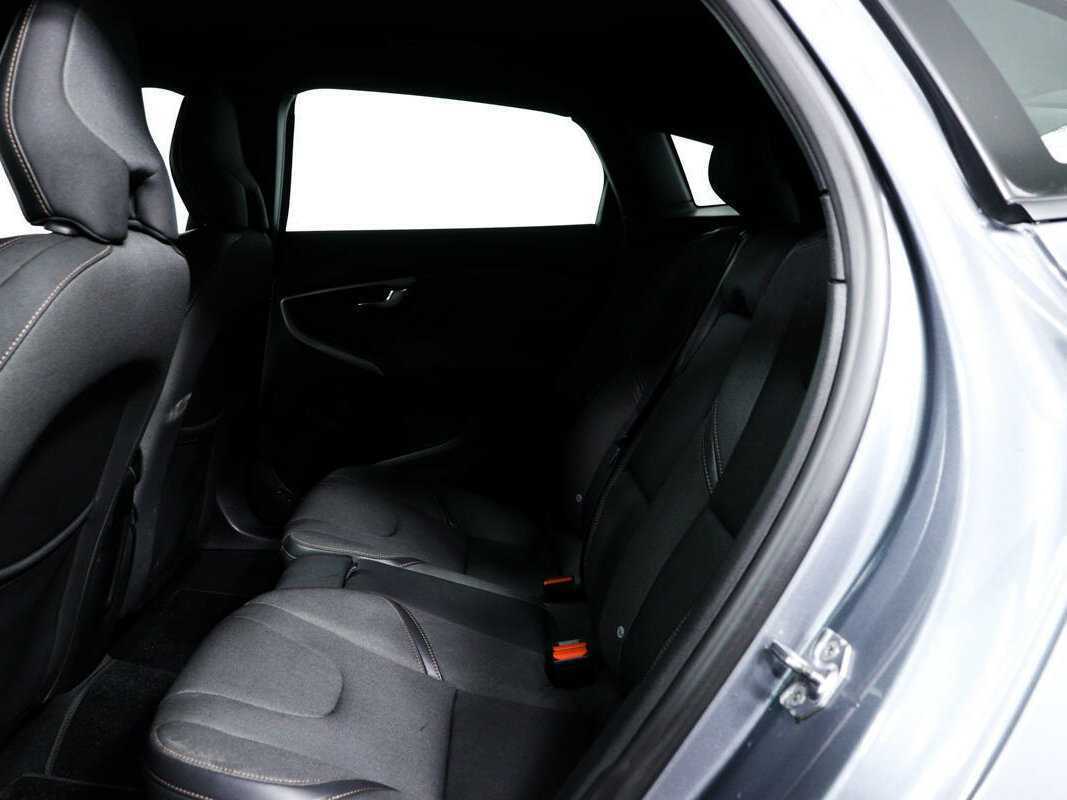 Volvo V40 Cross Country, 2017 Фото №12