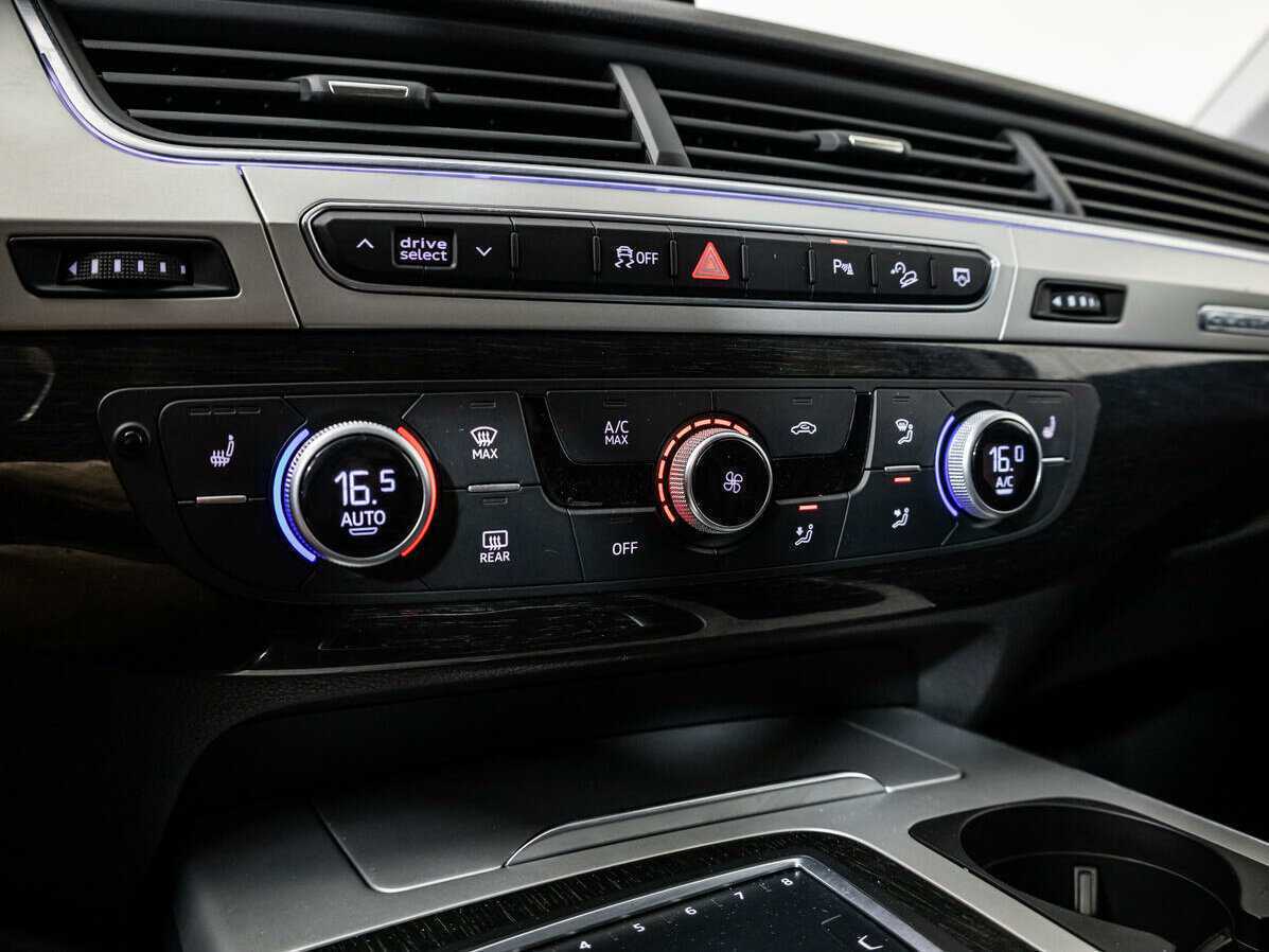 Audi Q7, 2018 Фото №17