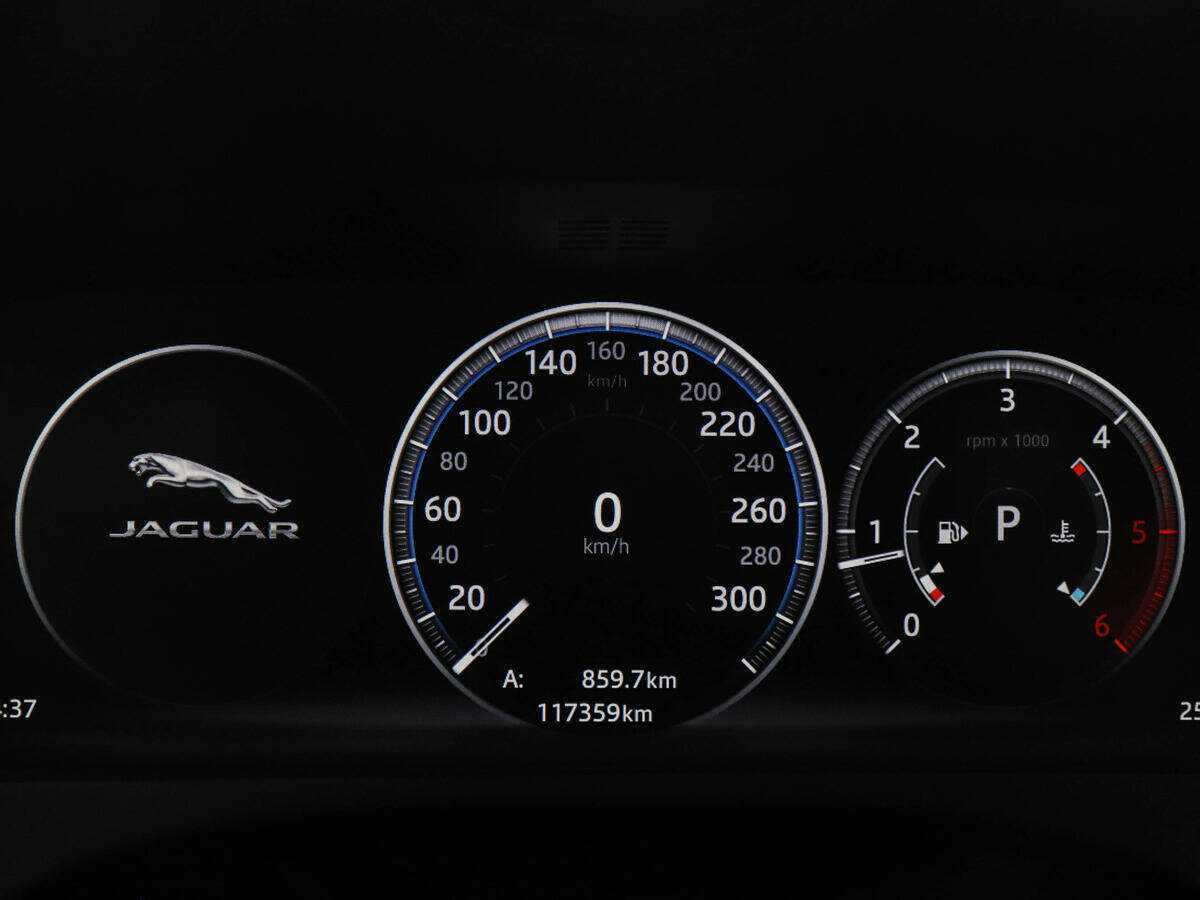 Jaguar F-Pace, 2016 Фото №12