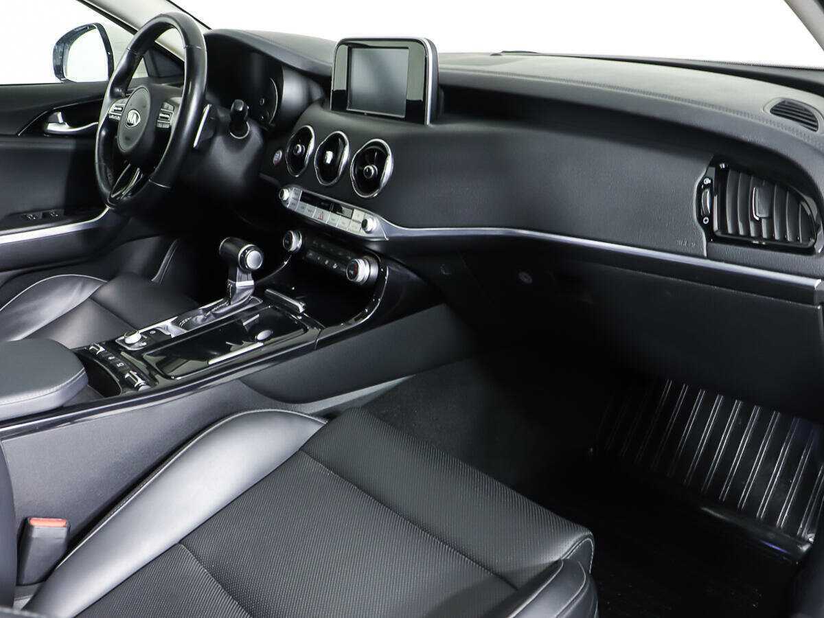 Kia Stinger, 2018 Фото №9