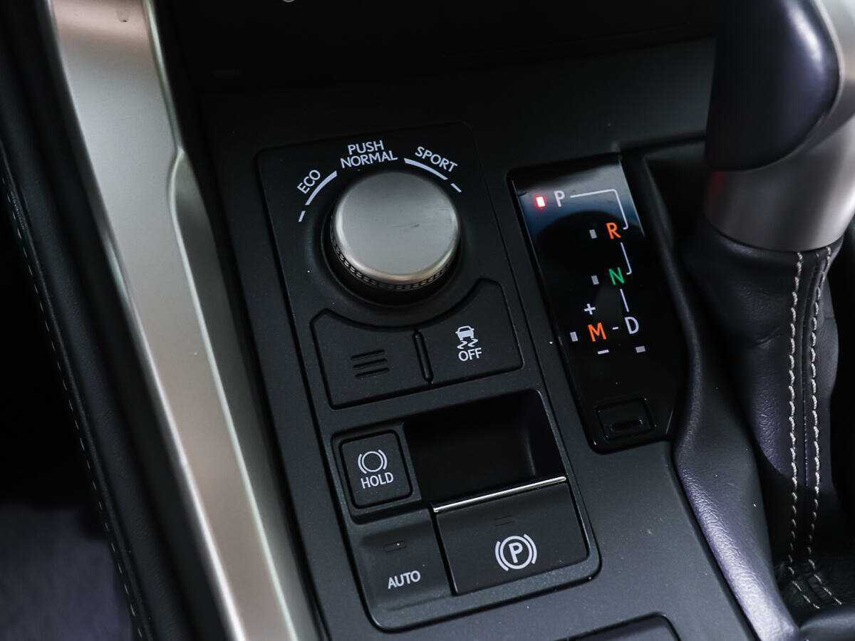 Lexus NX 200t, 2016 Фото №16