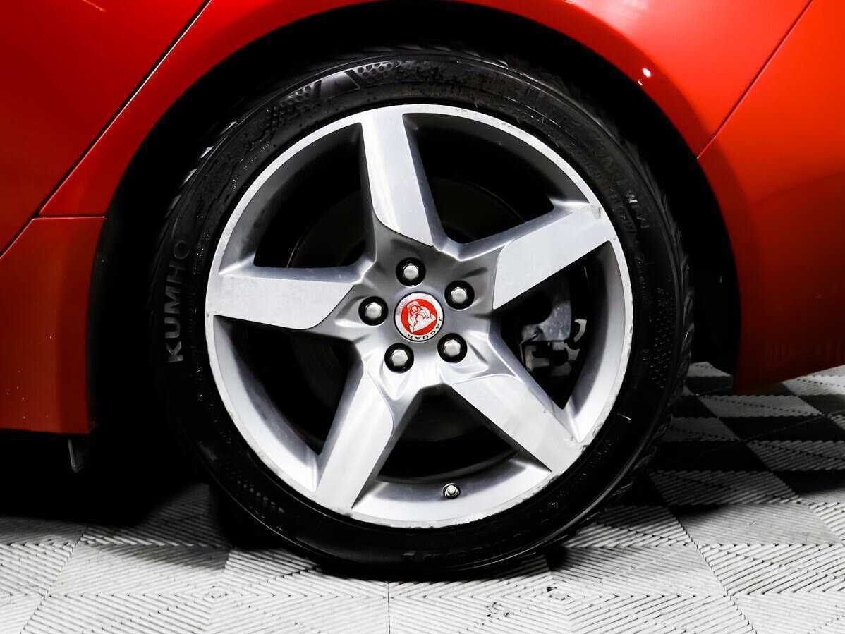 Jaguar XE, 2017 Фото №12