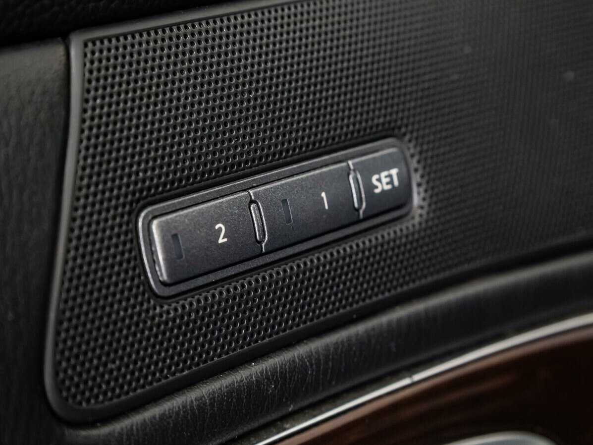 Infiniti M25, 2010 Фото №20