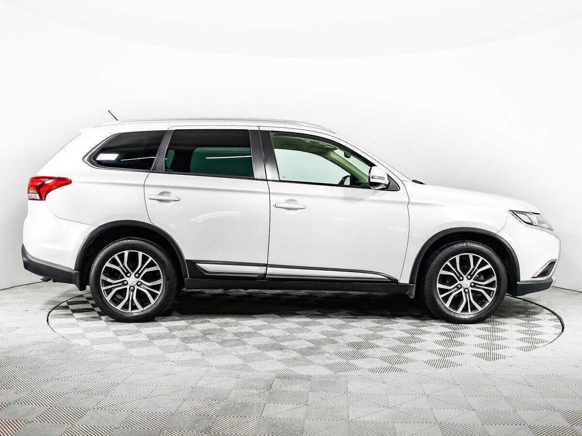 Mitsubishi Outlander, 2015 - 270 387 км. | Фото №4