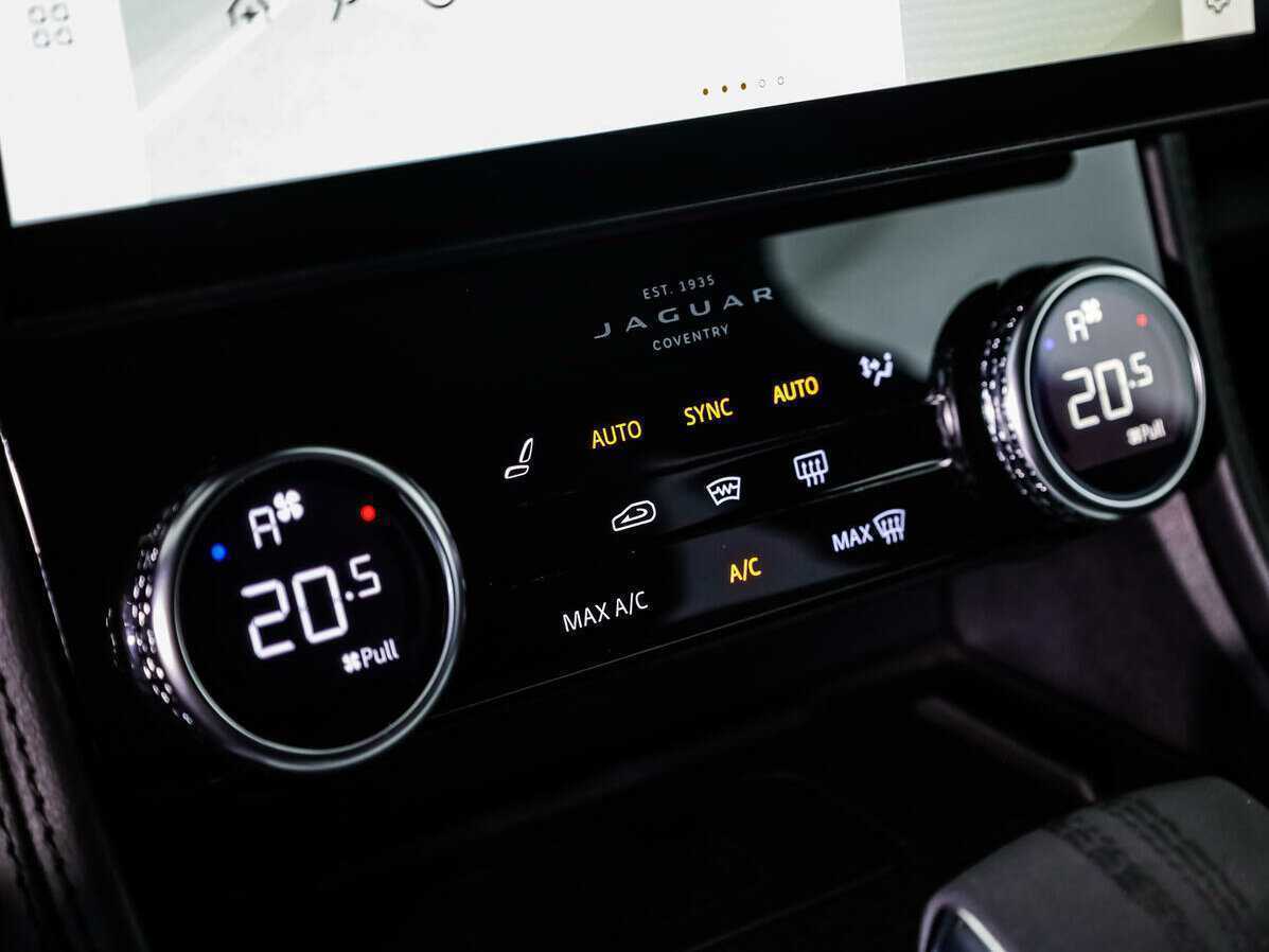 Jaguar F-Pace, 2021 Фото №14