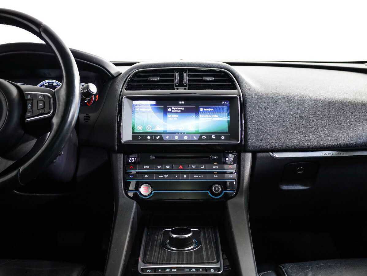 Jaguar F-Pace, 2016 Фото №16