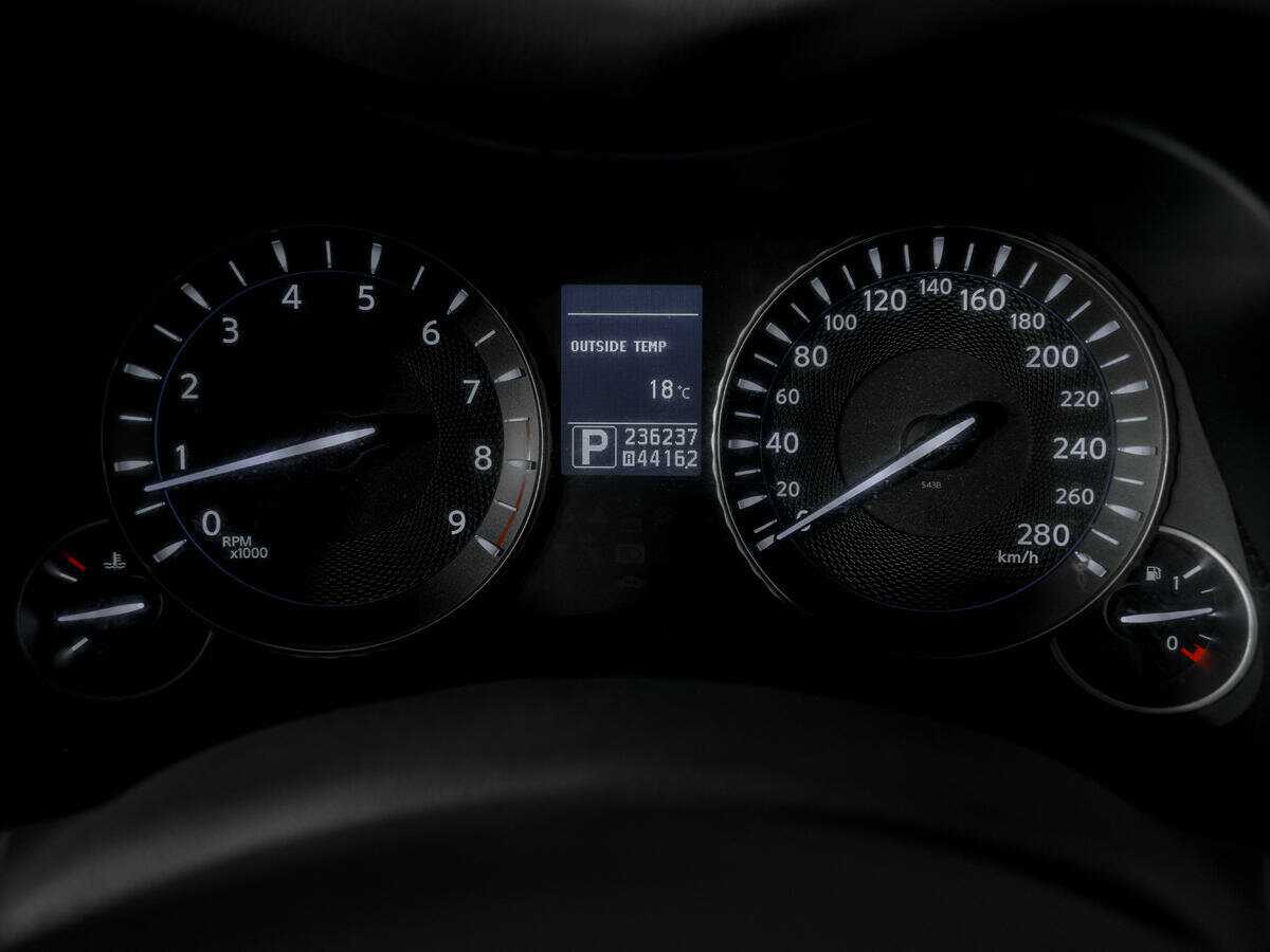 Infiniti M37, 2011 Фото №11