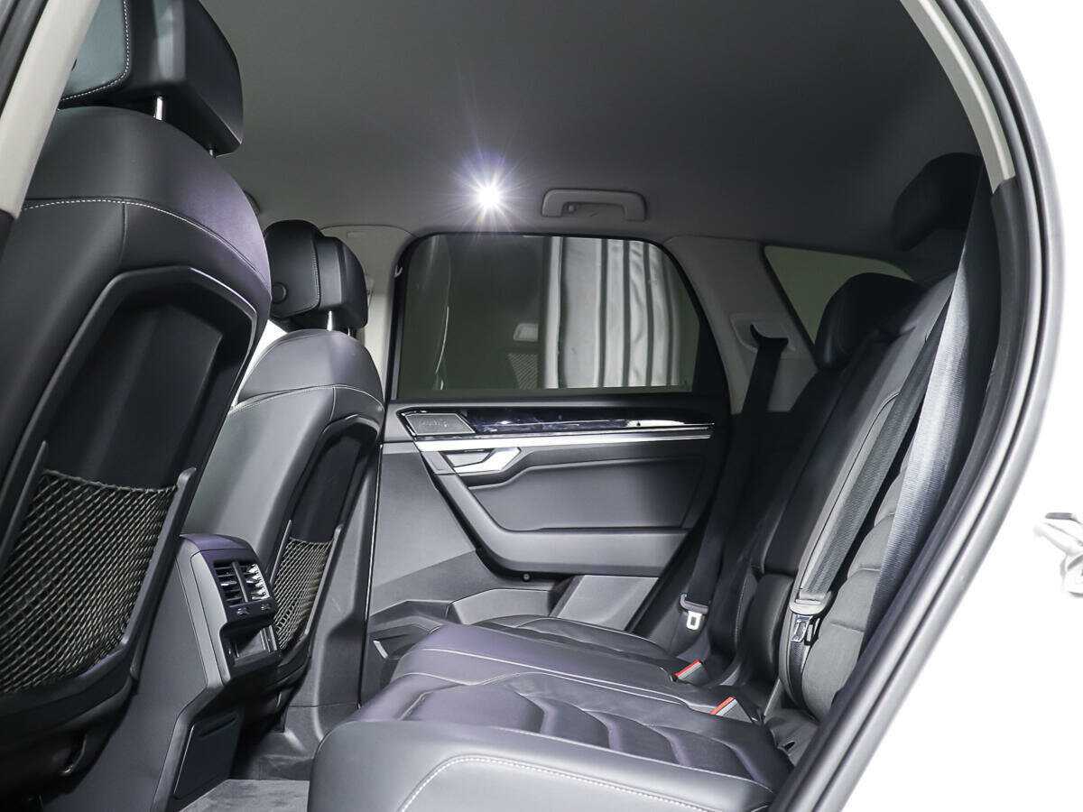 Volkswagen Touareg, 2020 Фото №9