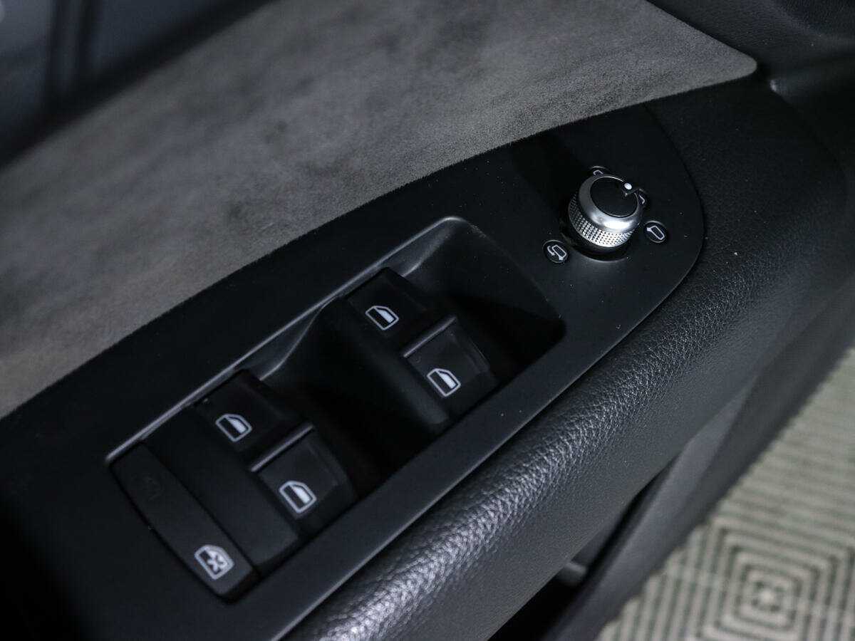 Audi Q7, 2010 Фото №20