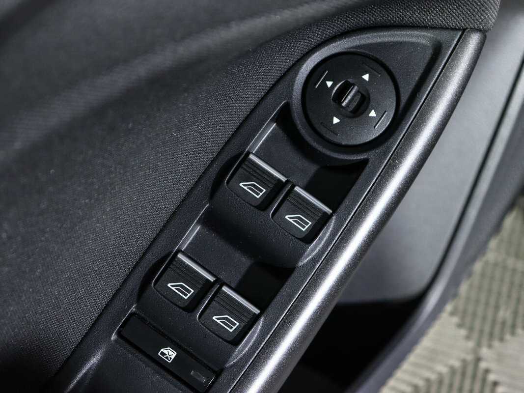 Ford Focus, 2018 Фото №13