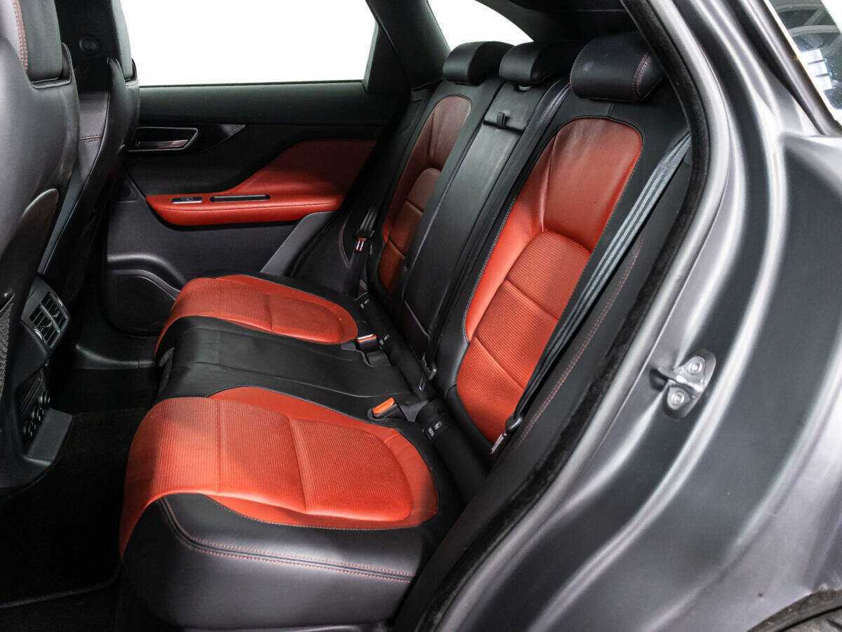 Jaguar F-Pace, 2017 Фото №10