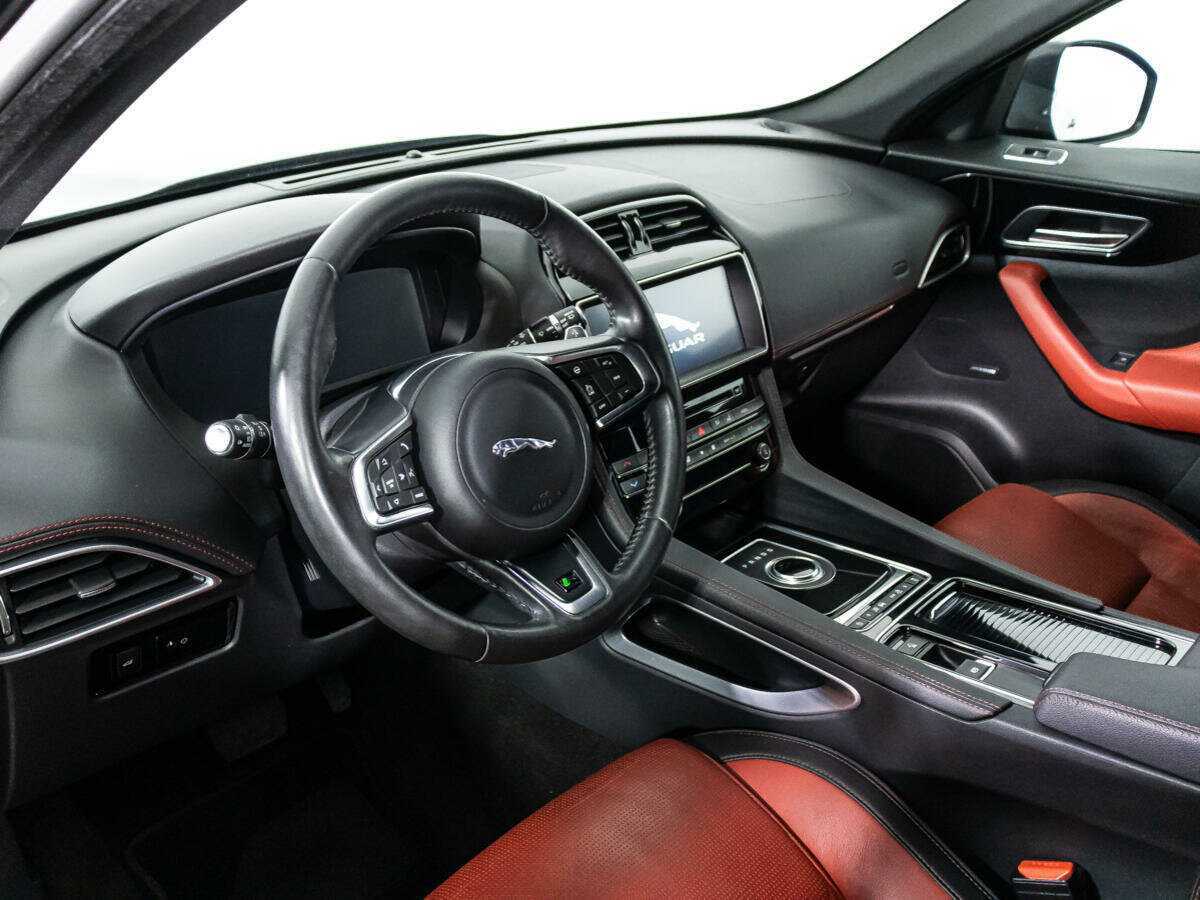 Jaguar F-Pace, 2017 Фото №11