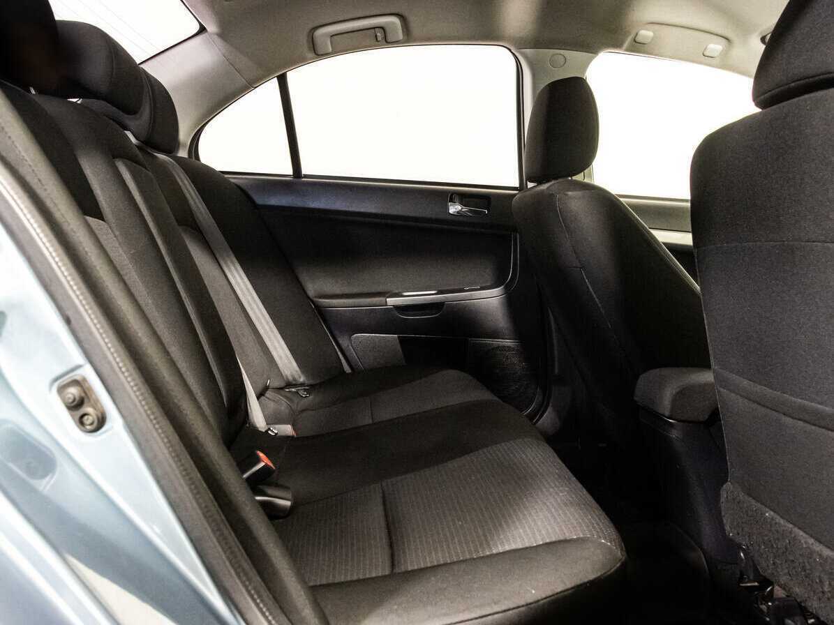 Mitsubishi Lancer, 2010 Фото №12