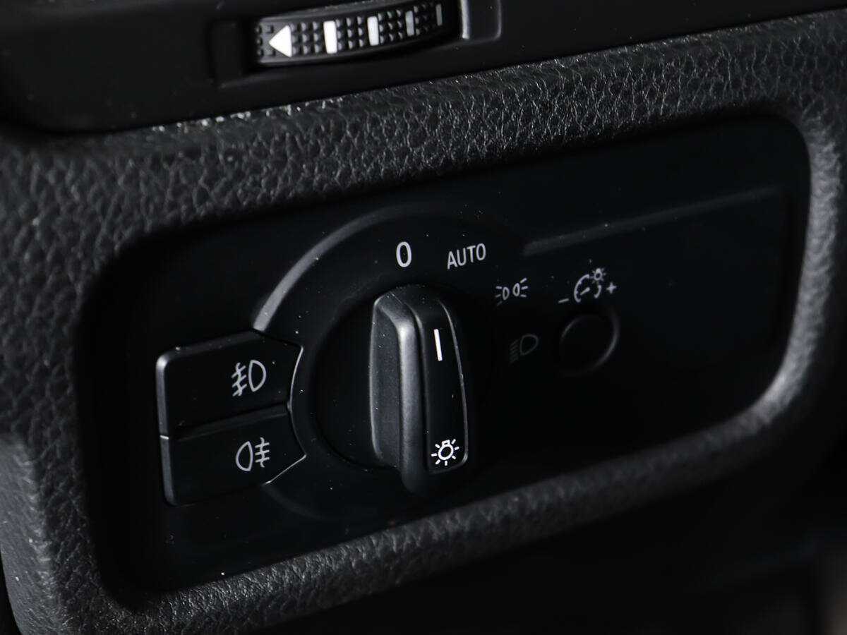 Volkswagen Touareg, 2015 Фото №16