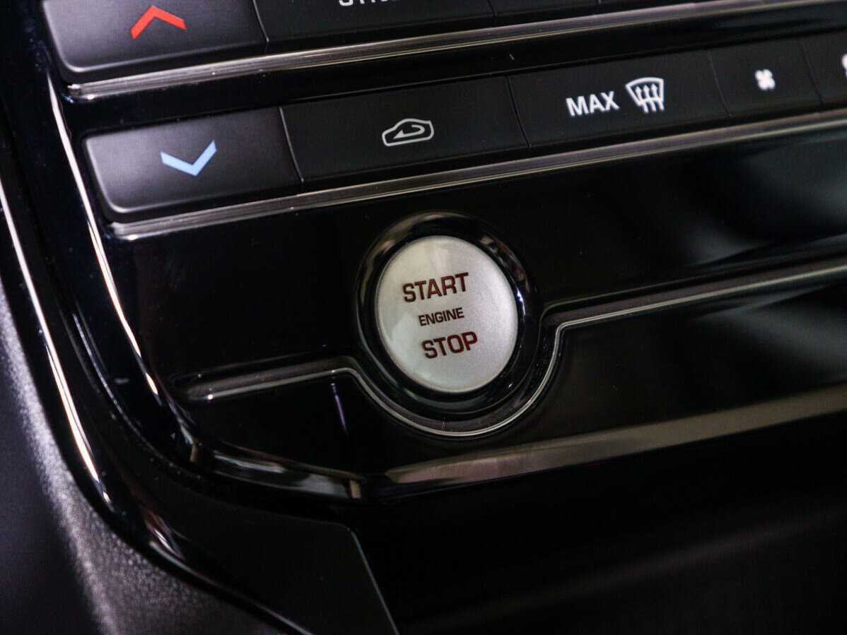 Jaguar XE, 2017 Фото №23