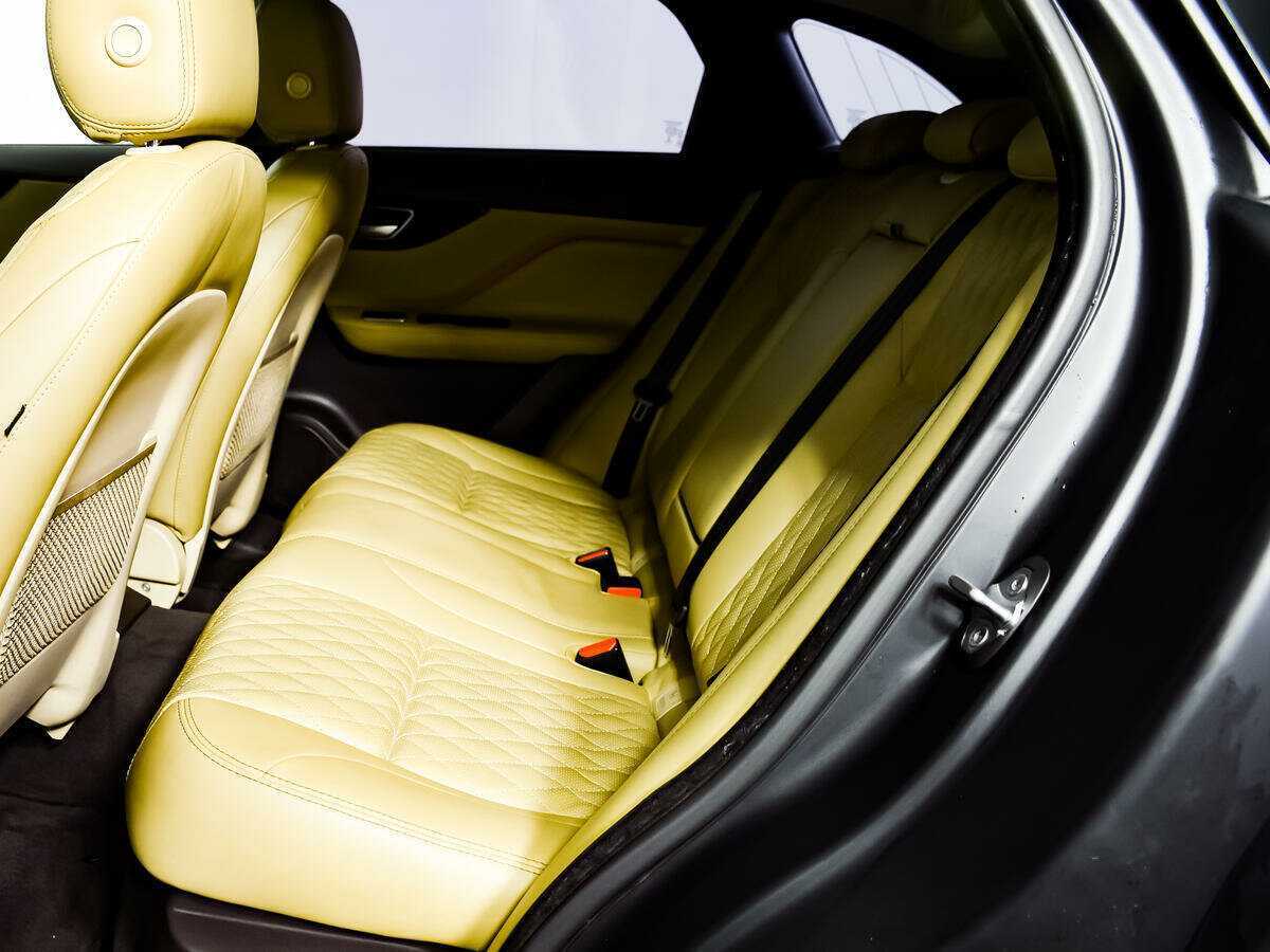 Jaguar F-Pace, 2017 Фото №12