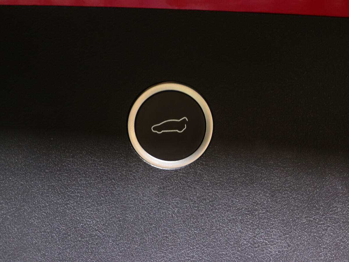 Tesla Model X Performance, 2019 Фото №19