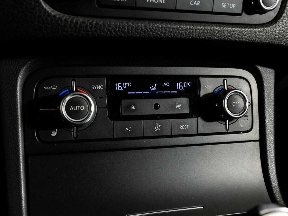 Volkswagen Touareg, 2011 Фото №16