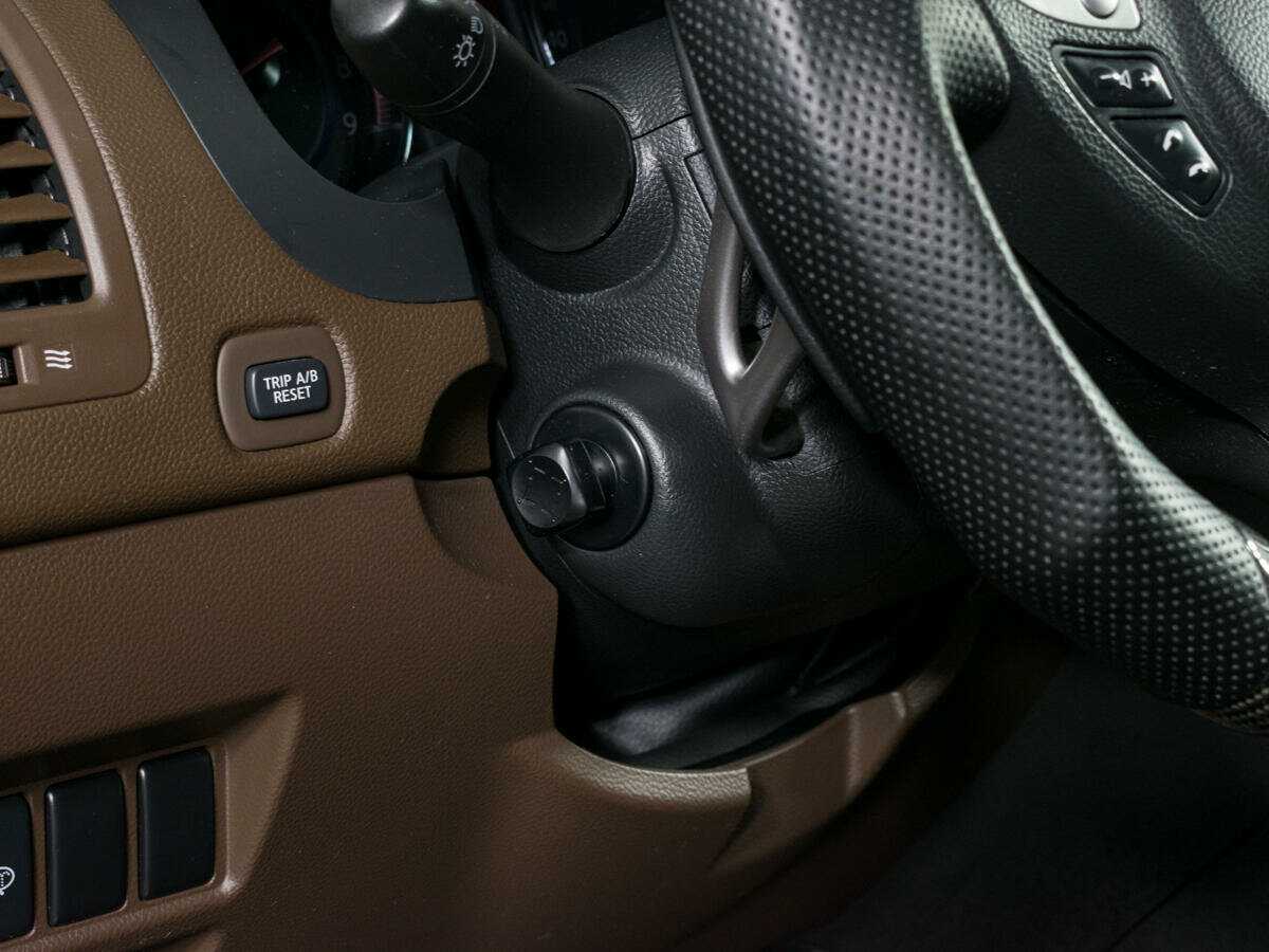 Infiniti FX37, 2010 Фото №18