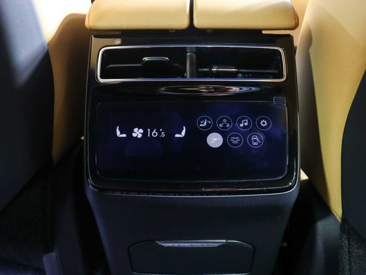 Zeekr 001 100 kWh, 2023 Фото №13