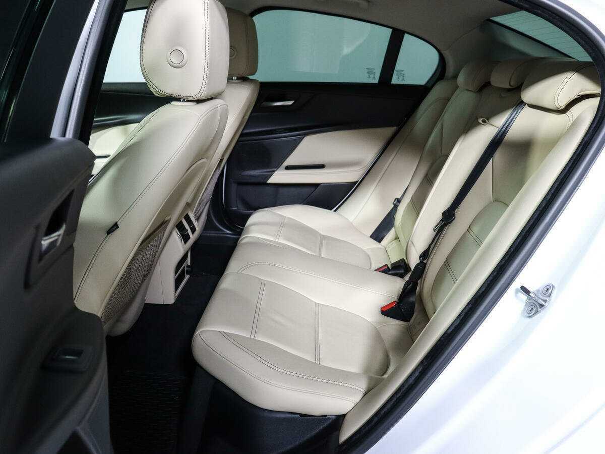 Jaguar XE, 2015 - 124 917 км. | Фото №7