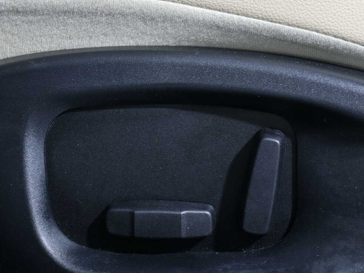 Jaguar XE, 2015 Фото №13