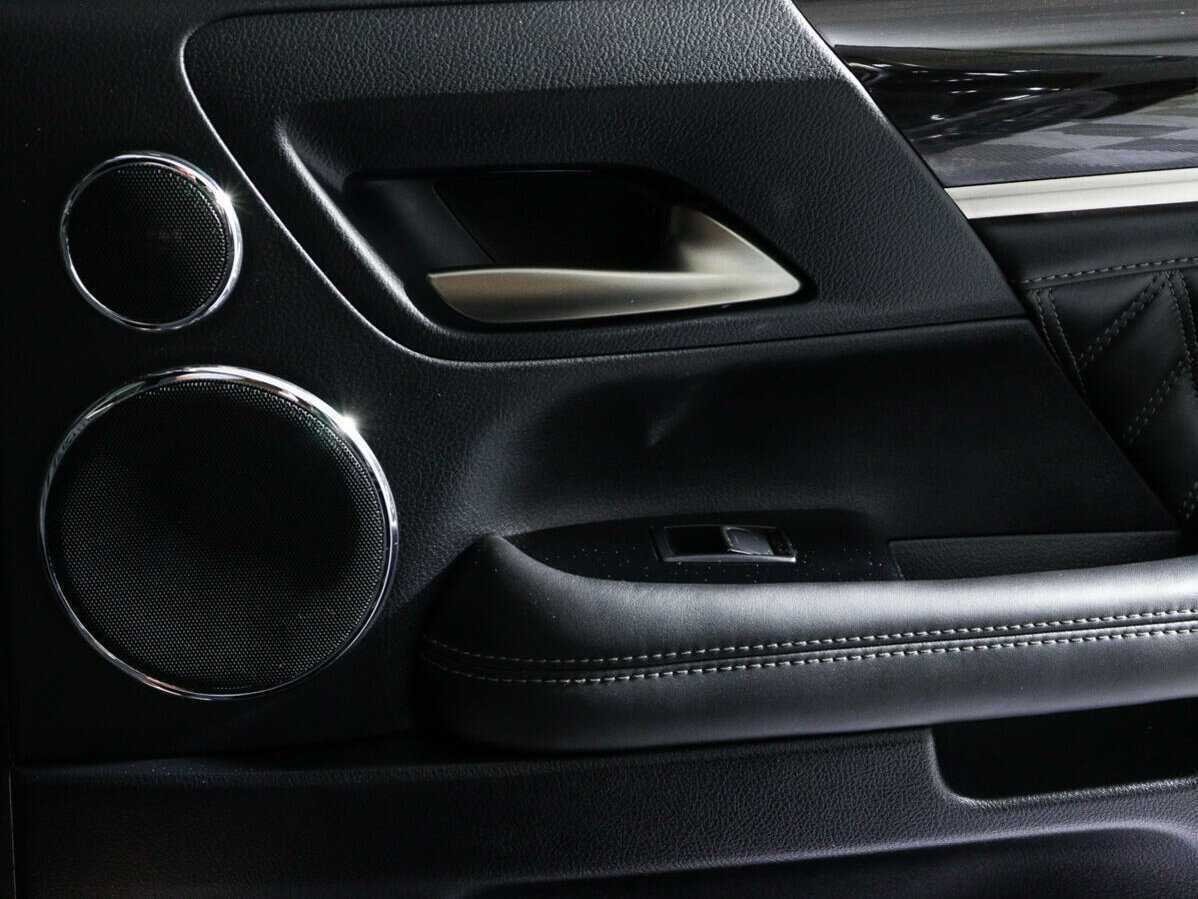 Lexus LX 570, 2017 Фото №18