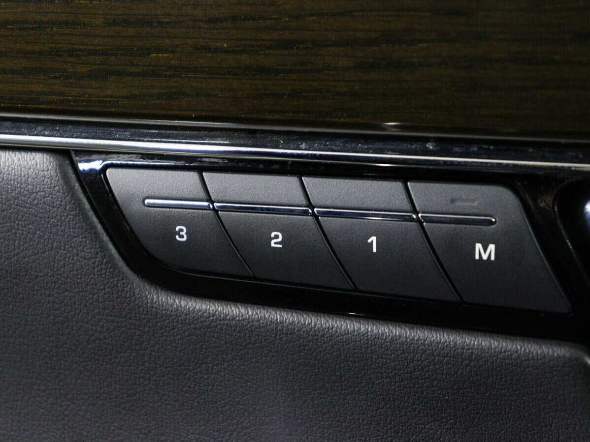 Jaguar XJ SWB, 2018 Фото №19