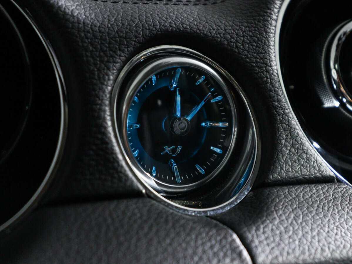 Jaguar XJ SWB, 2018 Фото №26