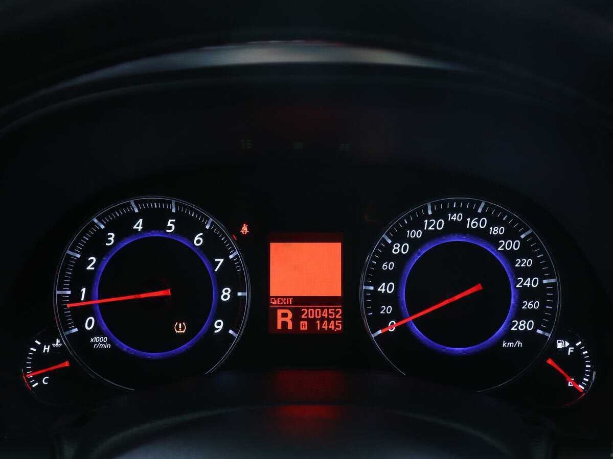 Infiniti FX37, 2010 Фото №11