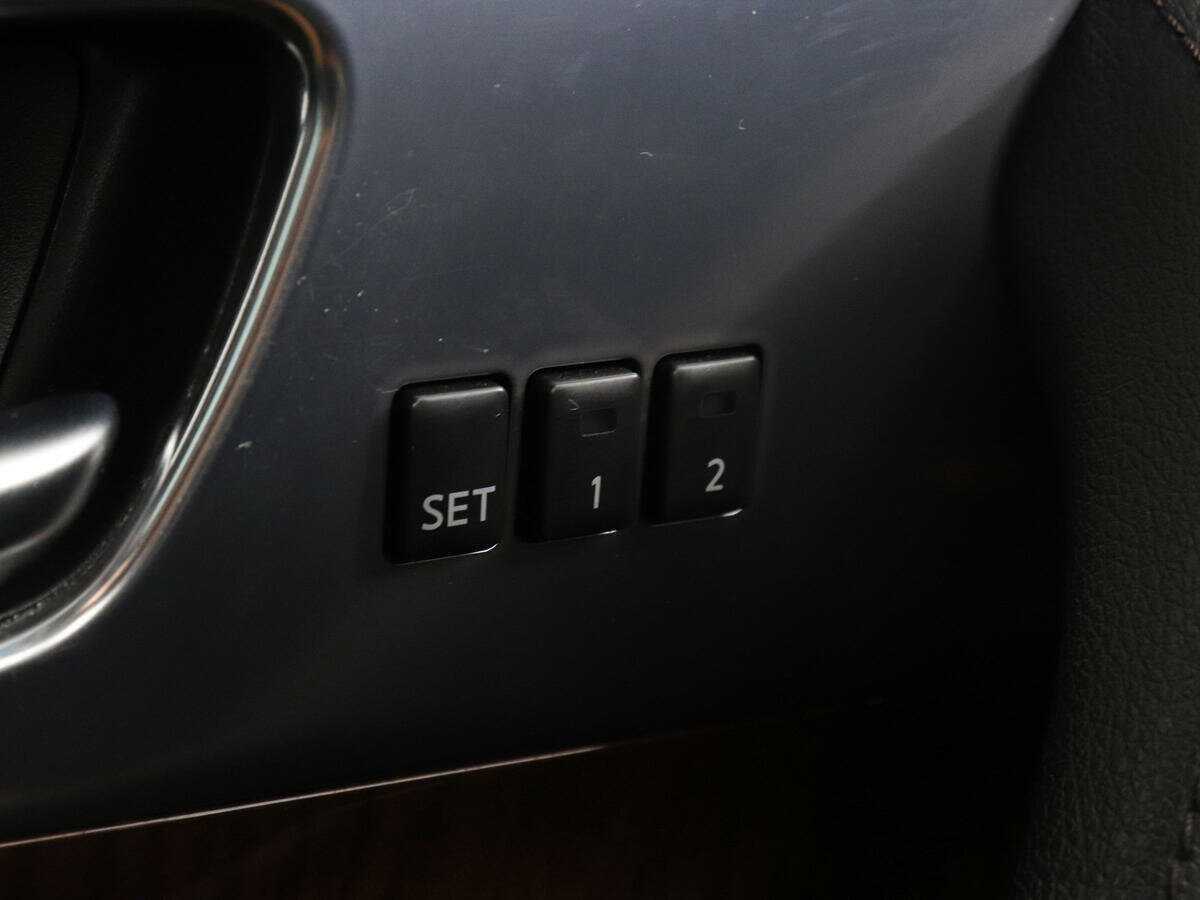 Infiniti FX37, 2010 Фото №15