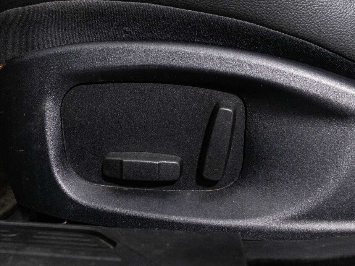 Jaguar XE, 2015 Фото №19