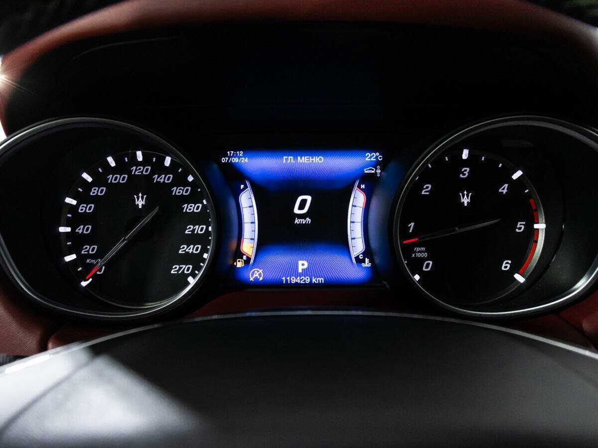 Maserati Levante Diesel, 2017 Фото №11