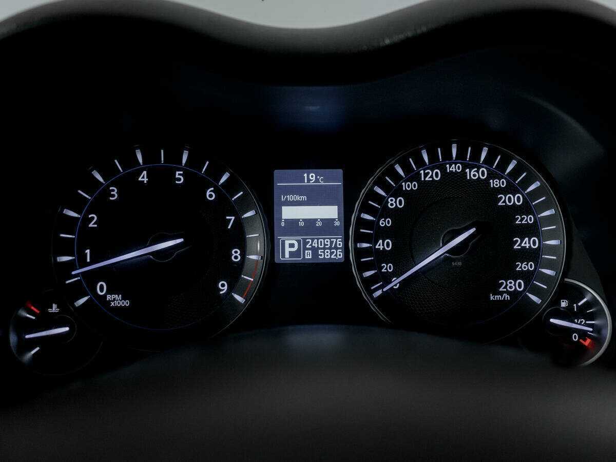 Infiniti M37, 2010 Фото №11