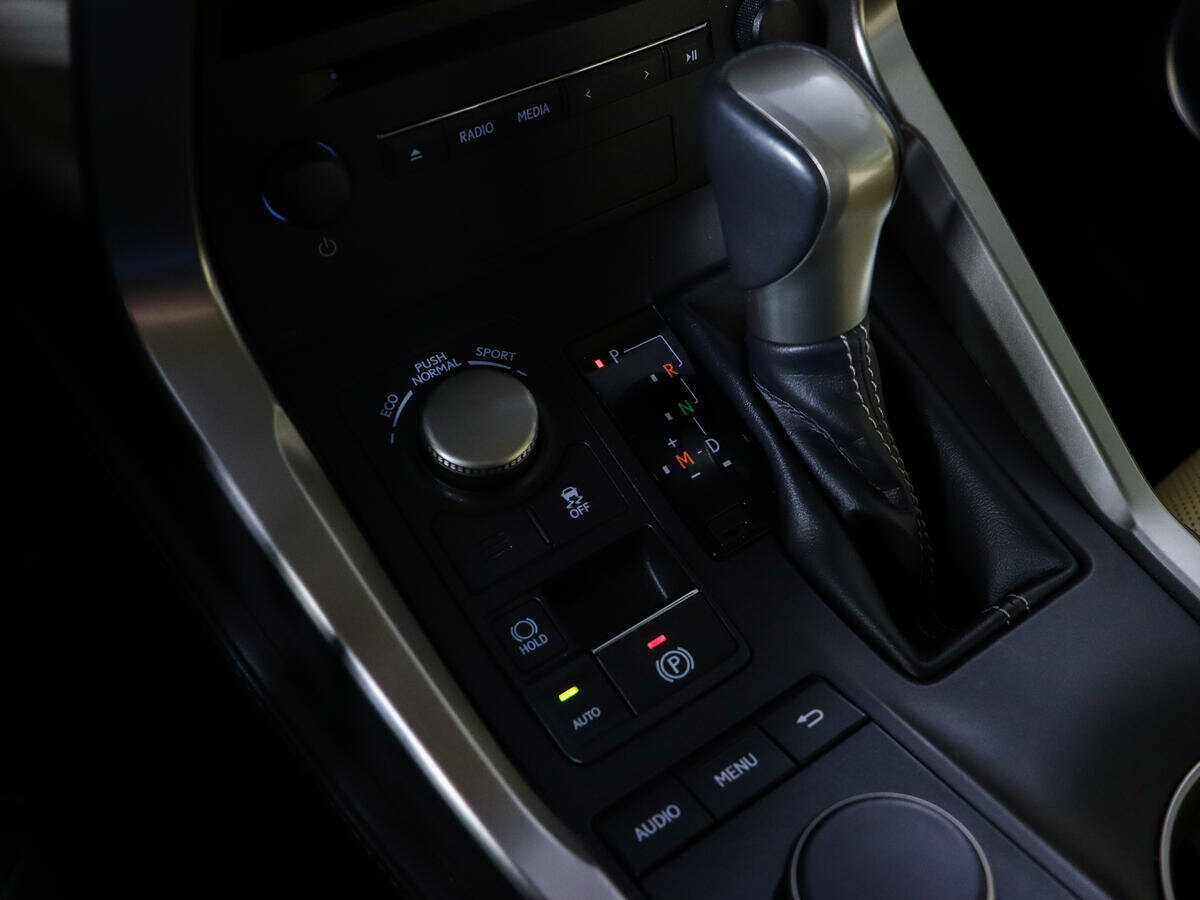 Lexus NX 200t, 2016 Фото №15