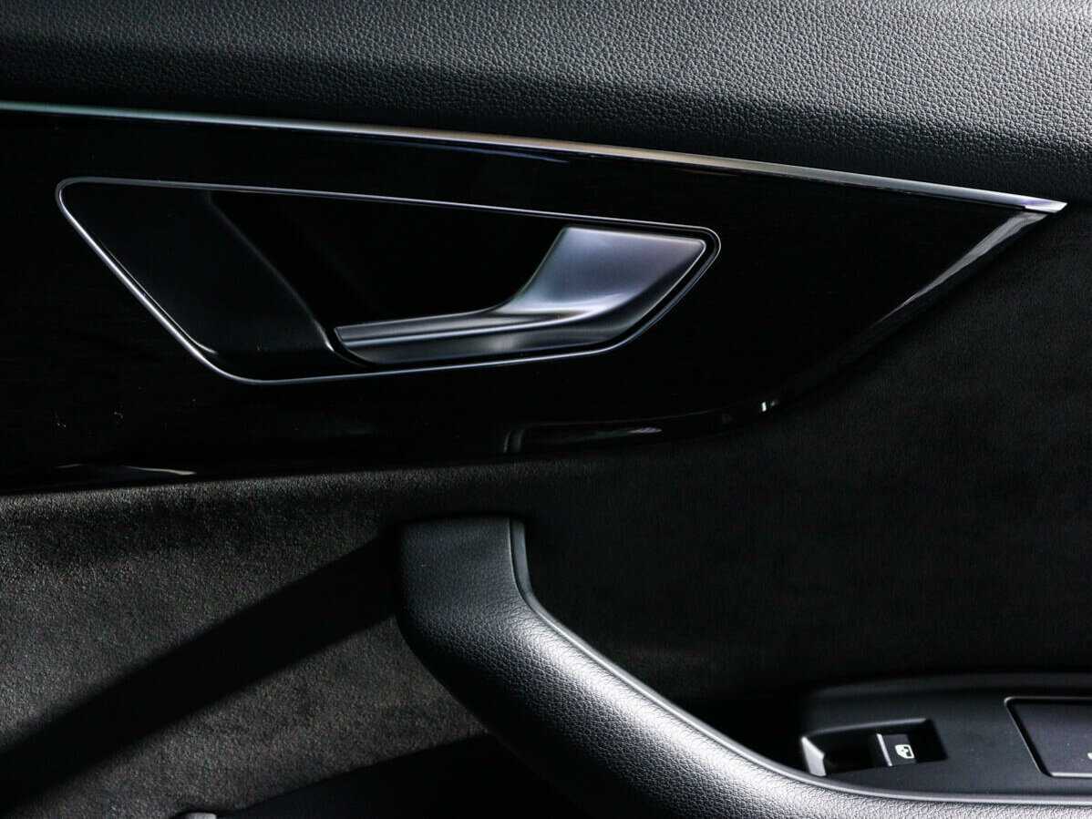 Audi Q8 55 TFSI, 2018 Фото №14