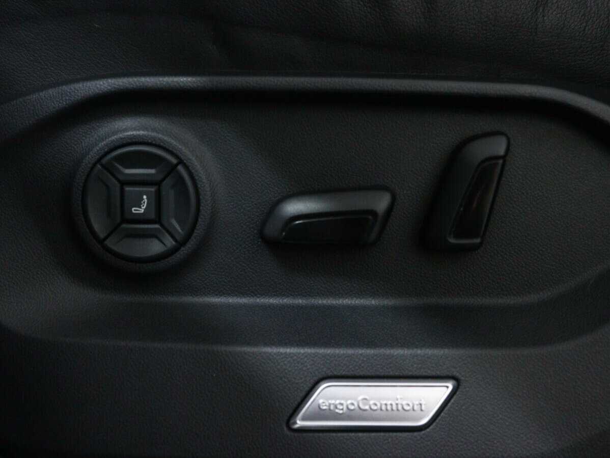 Volkswagen Touareg, 2020 Фото №17