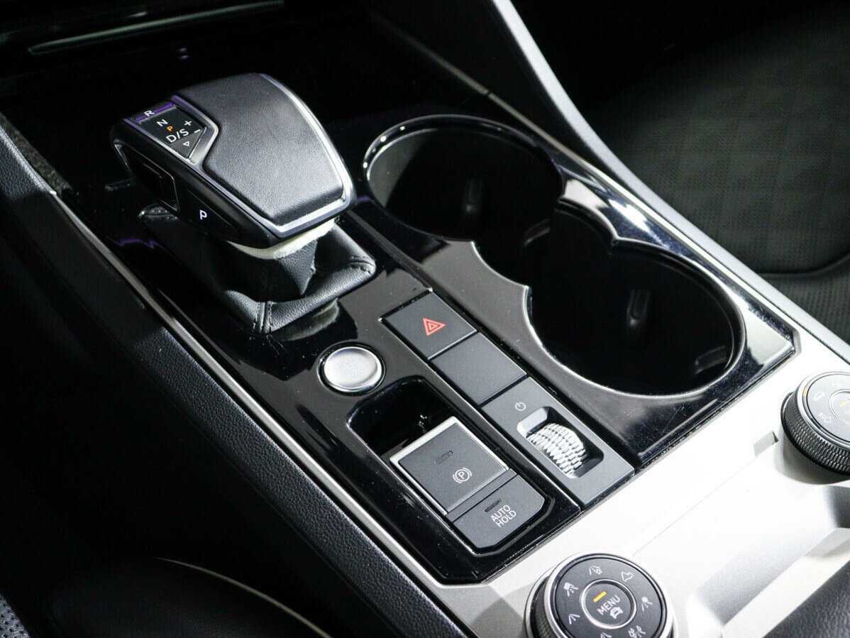 Volkswagen Touareg, 2020 Фото №18