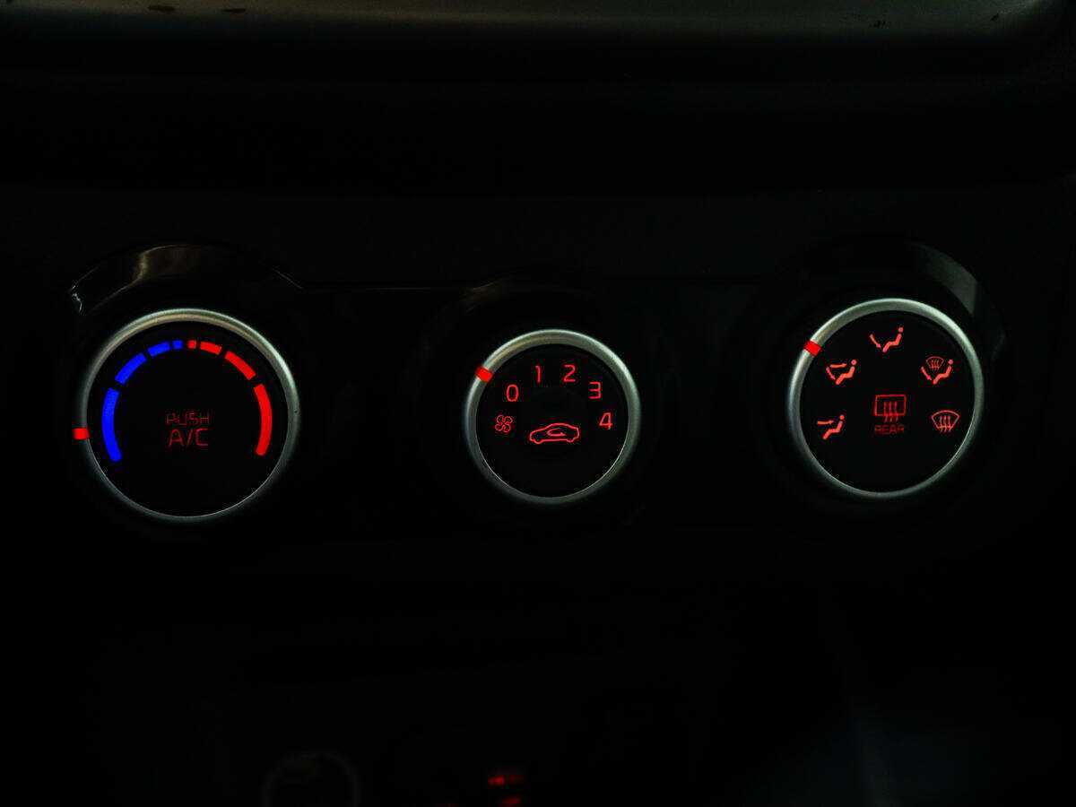 Kia Rio, 2017 Фото №15