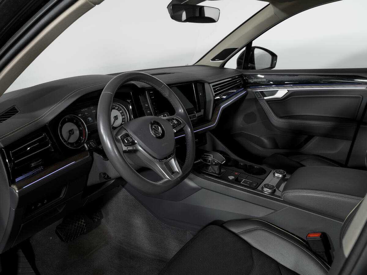 Volkswagen Touareg, 2018 Фото №17