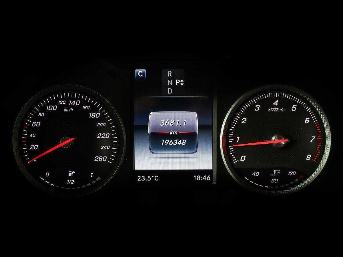 Mercedes-Benz GLC 300, 2017 Фото №9