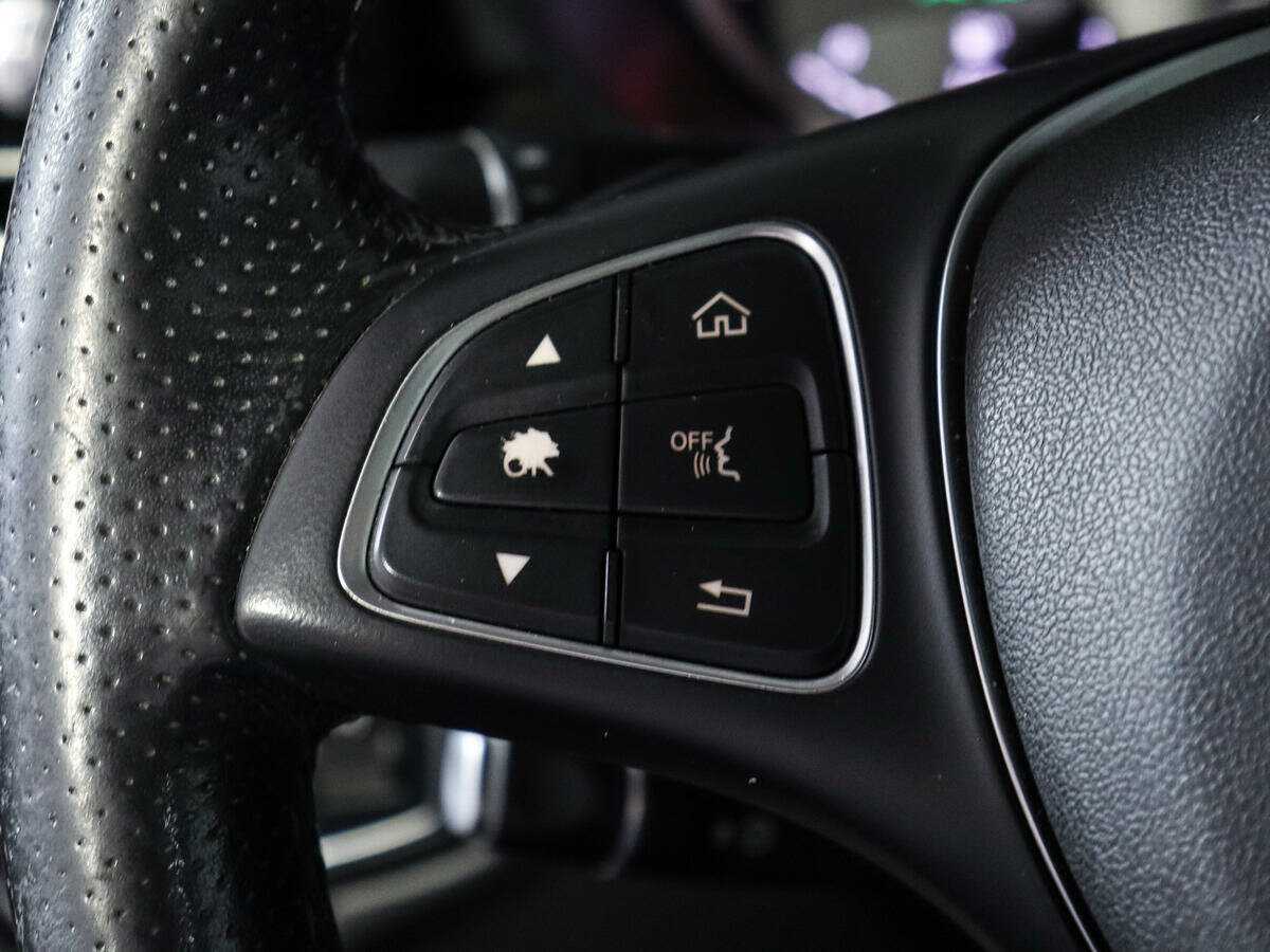 Mercedes-Benz GLC 300, 2017 Фото №16