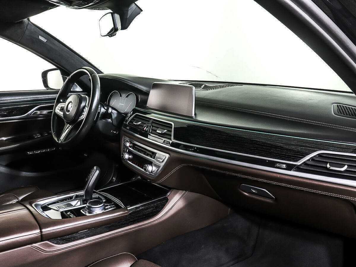 BMW 7 серии Long M760Li xDrive, 2017 Фото №8