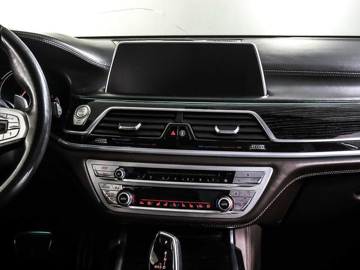 BMW 7 серии Long M760Li xDrive, 2017 Фото №12