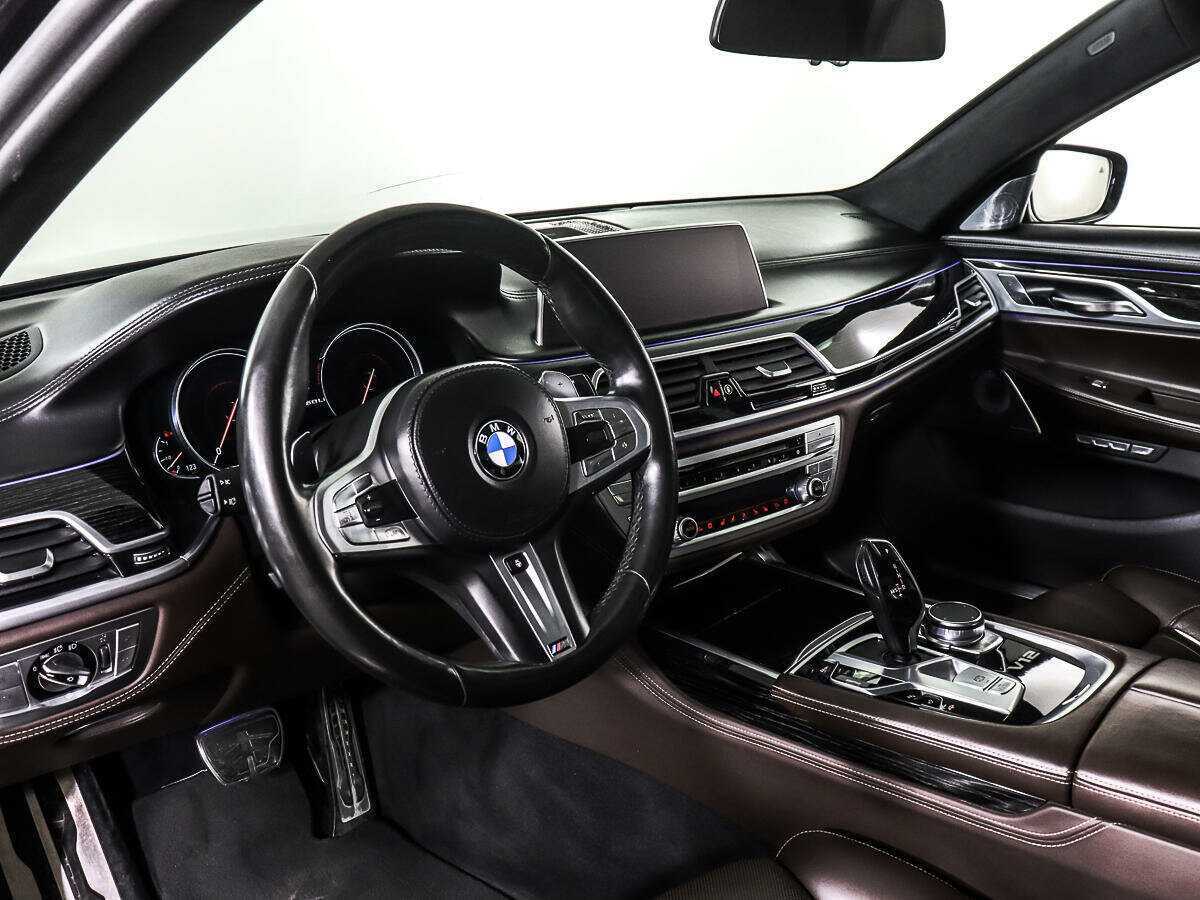 BMW 7 серии Long M760Li xDrive, 2017 Фото №13