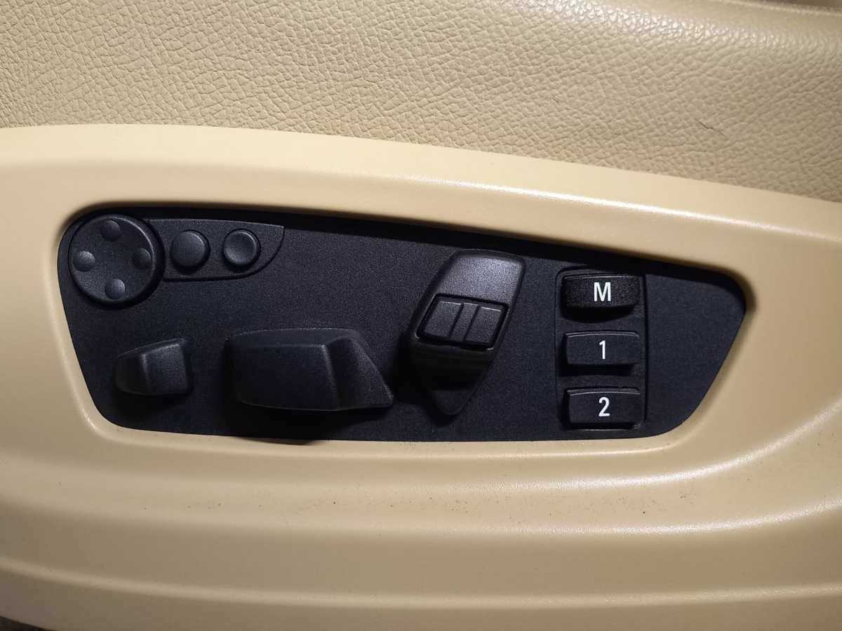 BMW X6 50i, 2012 Фото №17