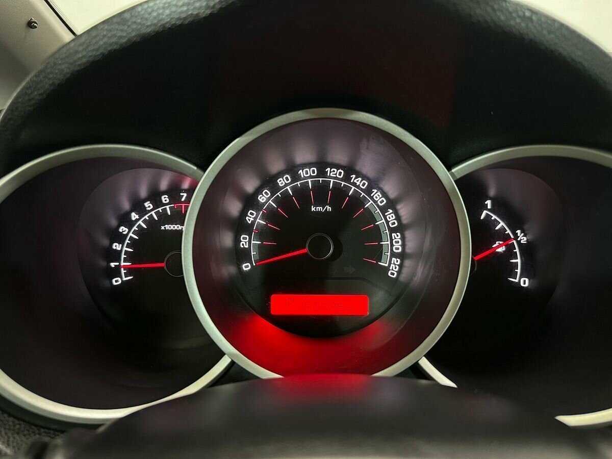 Kia Venga, 2011 Фото №12